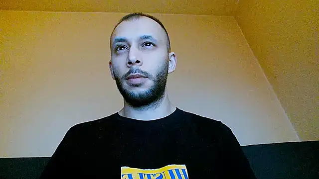 Snapshot of henryaxe chatting on 02.14.25 henryaxe online show from 02.14.25