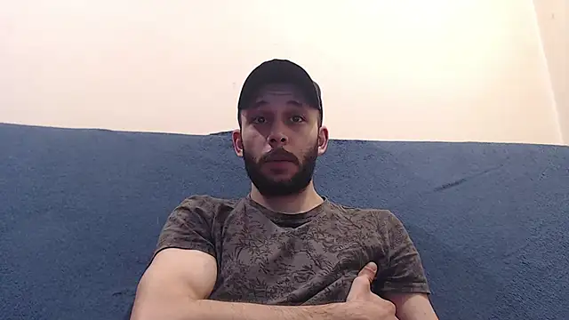 Snapshot of henryaxe chatting on 03.07.25 henryaxe online show from 03.07.25