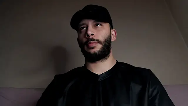 Snapshot of henryaxe chatting on 09.18.25 henryaxe online show from 09.18.25