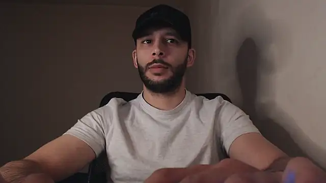 Snapshot of henryaxe chatting on 09.29.25 henryaxe online show from 09.29.25