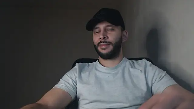 Snapshot of henryaxe chatting on 09.30.25 henryaxe online show from 09.30.25