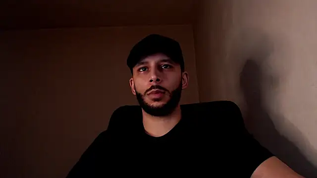 Snapshot of henryaxe chatting on 10.13.25 henryaxe online show from 10.13.25