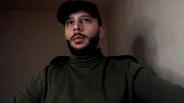 Snapshot of henryaxe chatting on 10.15.25 henryaxe online show from 10.15.25