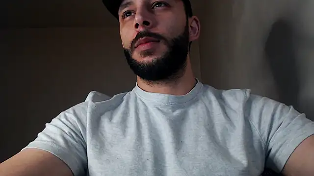 Snapshot of henryaxe chatting on 10.27.25 henryaxe online show from 10.27.25