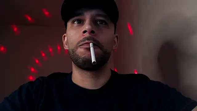 Snapshot of henryaxe chatting on 10.30.25 henryaxe online show from 10.30.25