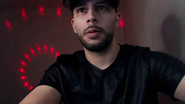 Snapshot of henryaxe chatting on 11.01.25 henryaxe online show from 11.01.25