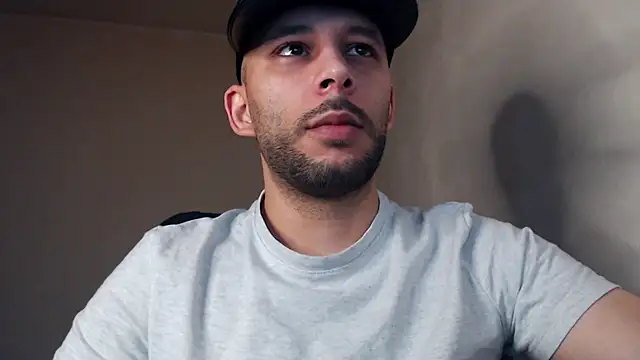 Snapshot of henryaxe chatting on 11.02.25 henryaxe online show from 11.02.25