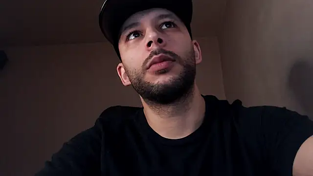 Snapshot of henryaxe chatting on 11.05.25 henryaxe online show from 11.05.25