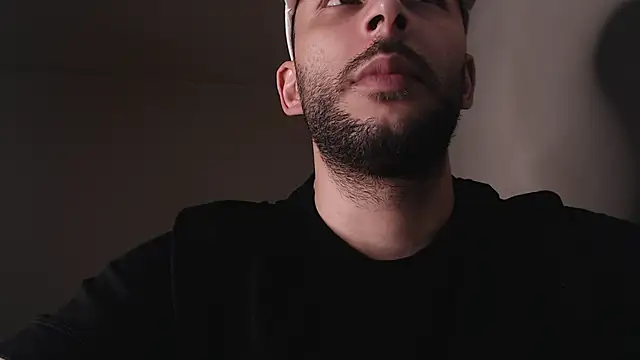 Snapshot of henryaxe chatting on 11.10.25 henryaxe online show from 11.10.25