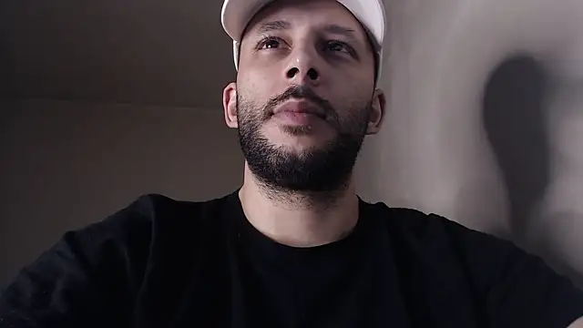 Snapshot of henryaxe chatting on 11.11.25 henryaxe online show from 11.11.25