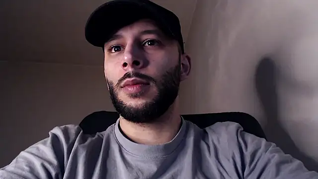 Snapshot of henryaxe chatting on 11.19.25 henryaxe online show from 11.19.25