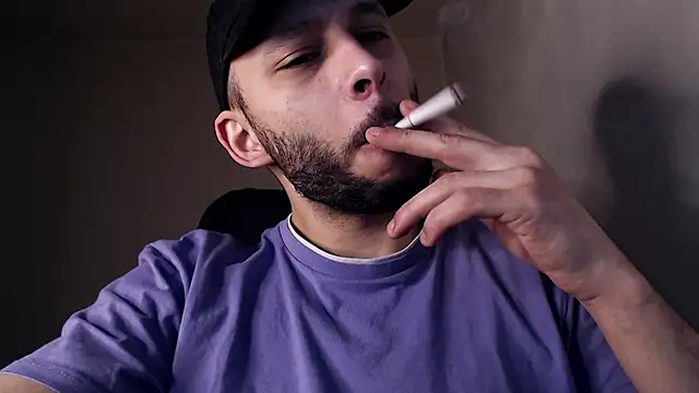 Snapshot of henryaxe chatting on 11.20.25 henryaxe online show from 11.20.25