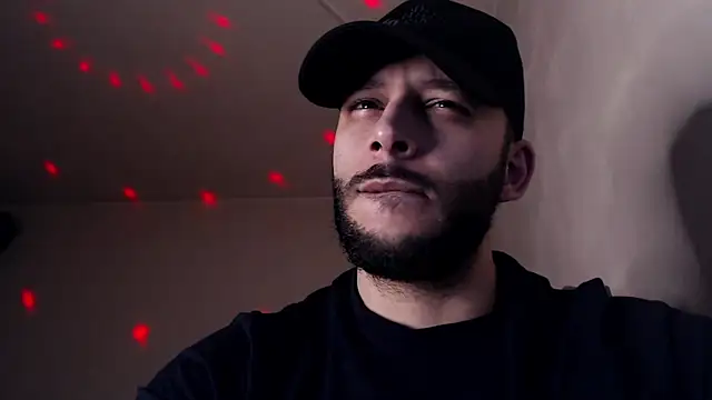 Snapshot of henryaxe chatting on 11.25.25 henryaxe online show from 11.25.25