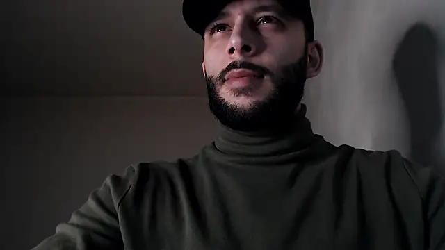 Snapshot of henryaxe chatting on 11.29.25 henryaxe online show from 11.29.25