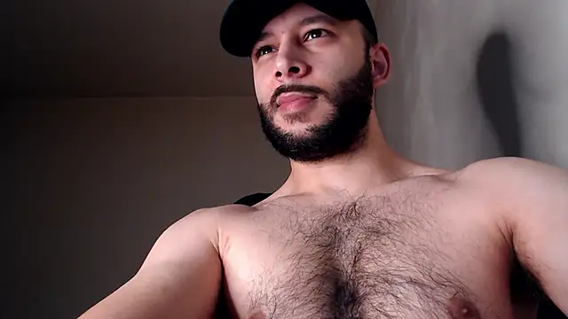 Snapshot of henryaxe chatting on 11.30.25 henryaxe online show from 11.30.25