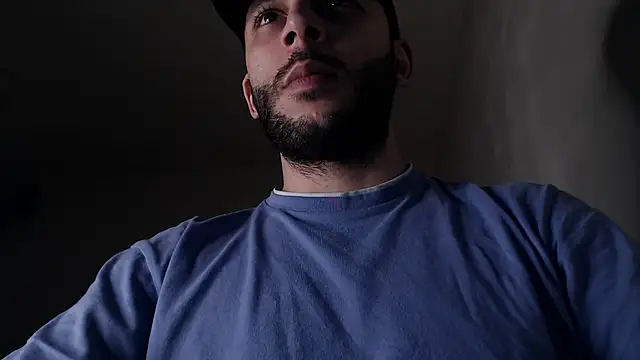 Snapshot of henryaxe chatting on 12.14.25 henryaxe online show from 12.14.25