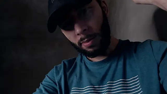 Snapshot of henryaxe chatting on 01.12.26 henryaxe online show from 01.12.26