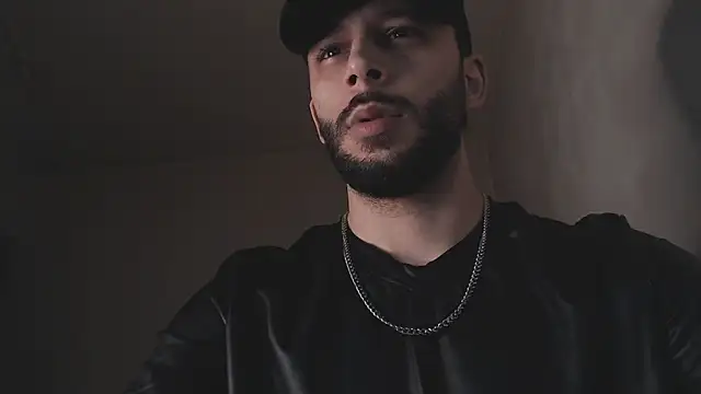 Snapshot of henryaxe chatting on 02.25.26 henryaxe online show from 02.25.26