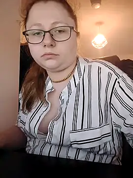 Snapshot of Kiarassecrets chatting on 03.24.26 Kiarassecrets online show from 03.24.26