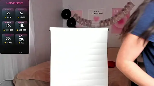 Snapshot of Geisha_Anna chatting on 10.30.25 Geisha Anna online show from 10.30.25