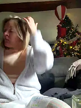 lady charlyne online show from 12.07.24