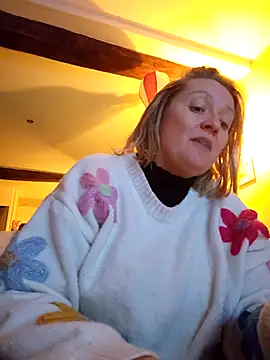 lady charlyne online show from 12.10.24