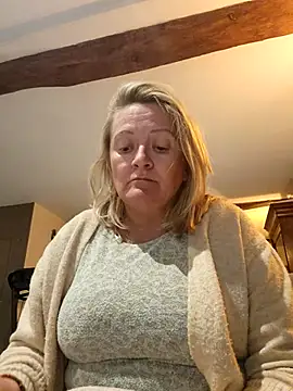 lady charlyne online show from 02.18.25