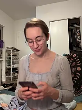 Snapshot of ketarisenup chatting on 03.17.25 ketarisenup online show from 03.17.25