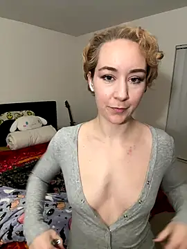 Snapshot of ketarisenup chatting on 11.17.25 ketarisenup online show from 11.17.25