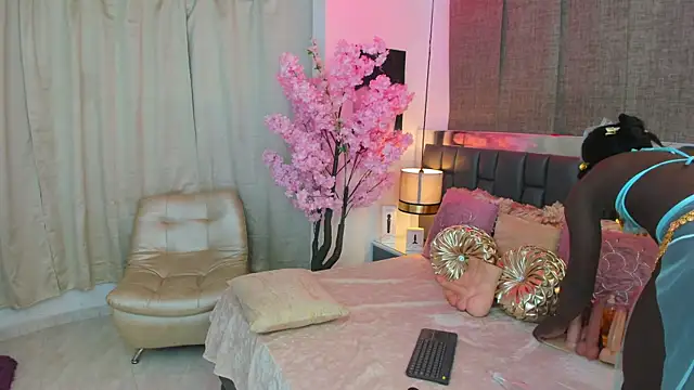 IsseyMz online show from 12.09.24