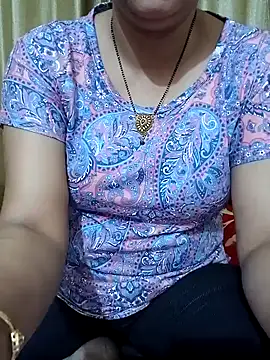 Snapshot of Priya_Boudi chatting on 01.22.25 Priya Boudi online show from 01.22.25