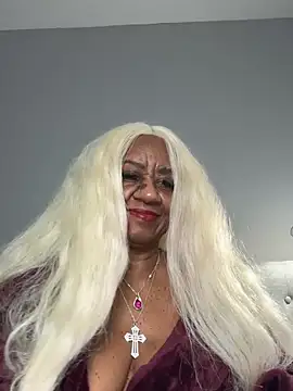 BreanaDivine online show from 02.18.25