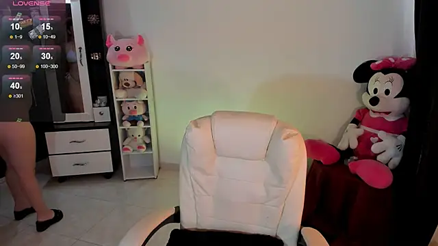 chloejones   online show from 02.12.25