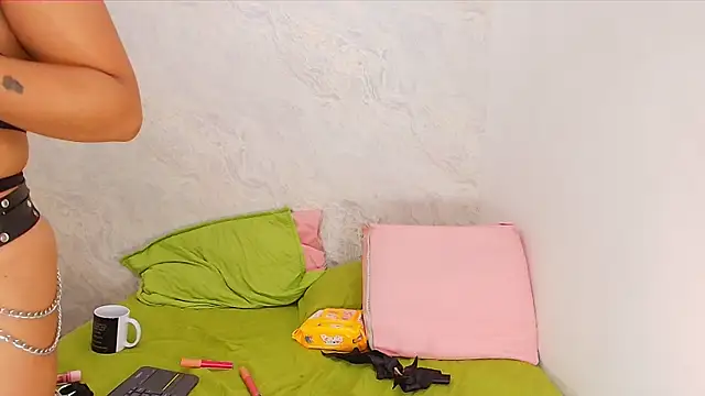 Snapshot of sofi_balvin chatting on 01.27.25 sofi balvin online show from 01.27.25