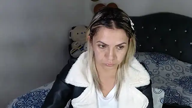 Chantal hott online show from 02.18.26