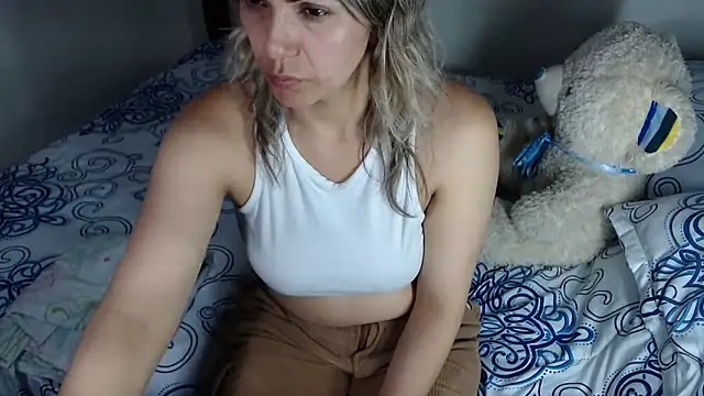 Chantal hott online show from 04.12.26