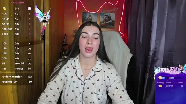 Snapshot of Fiery_Brunette_ chatting on 12.31.24 Fiery Brunette online show from 12.31.24