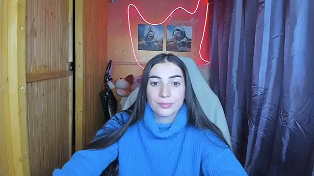 Snapshot of Fiery_Brunette_ chatting on 02.04.25 Fiery Brunette online show from 02.04.25