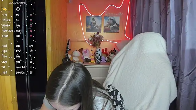 Snapshot of Fiery_Brunette_ chatting on 03.11.25 Fiery Brunette online show from 03.11.25