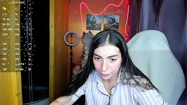 Snapshot of Fiery_Brunette_ chatting on 09.16.25 Fiery Brunette online show from 09.16.25