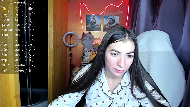 Snapshot of Fiery_Brunette_ chatting on 09.20.25 Fiery Brunette online show from 09.20.25