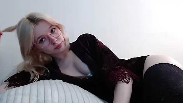 Snapshot of Sataobby chatting on 03.22.25 Sataobby online show from 03.22.25