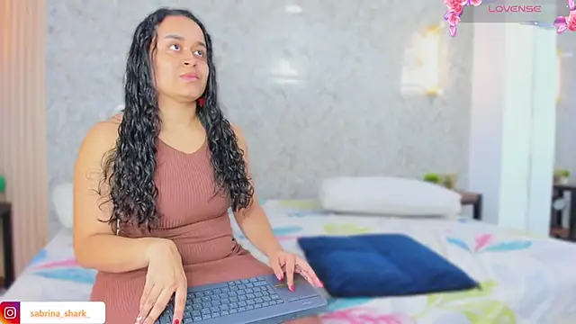 Snapshot of sabrina_shark_ chatting on 12.03.25 sabrina shark online show from 12.03.25