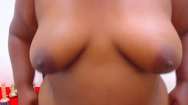 Snapshot of JUICYASSxxx chatting on 03.18.25 JUICYASSxxx online show from 03.18.25