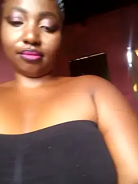 Snapshot of JUICYASSxxx chatting on 12.14.25 JUICYASSxxx online show from 12.14.25