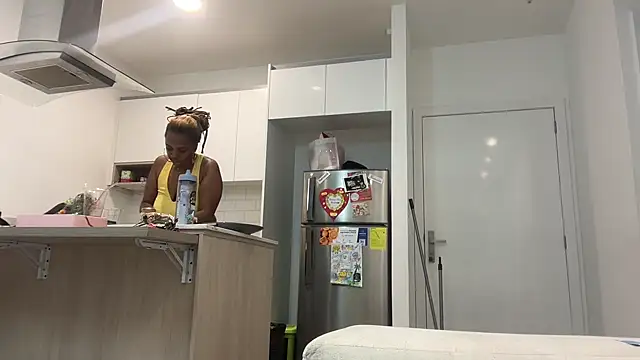 ChocolateCakeQueen online show from 01.28.25