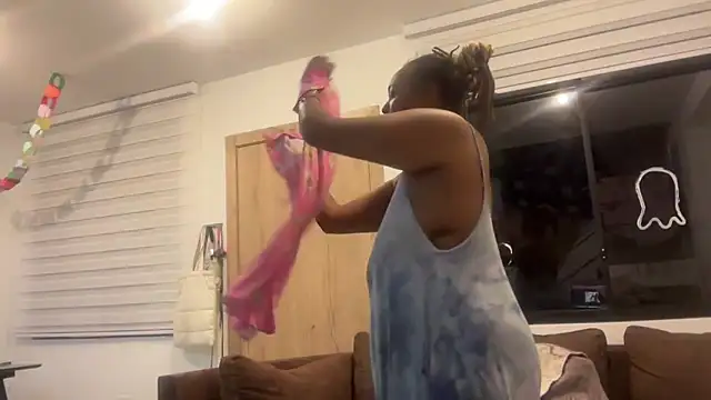 ChocolateCakeQueen online show from 10.24.25