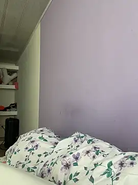 hannahb-e online show from 02.20.25