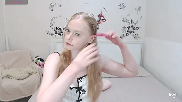 Snapshot of alice_de chatting on 04.13.26 alice de online show from 04.13.26