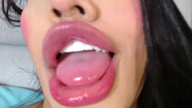 emily brontee  online show from 12.10.24